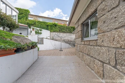 Moradia T3 para Venda em Santo Tirso, Couto (Santa Cristina e São Miguel) e Burgães