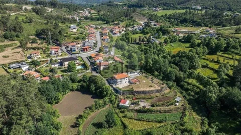 Terreno para Venda em Povoa de Lanhoso (N. Senhora do Amparo)