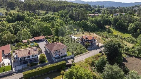 Terreno para Venda em Povoa de Lanhoso (N. Senhora do Amparo)