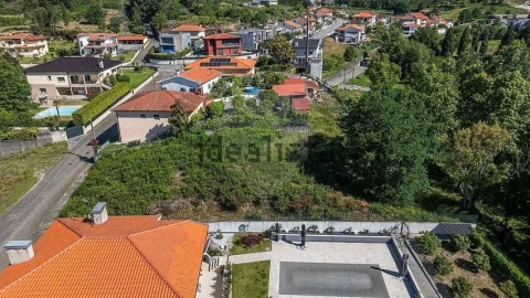 Terreno para Venda em Povoa de Lanhoso (N. Senhora do Amparo)