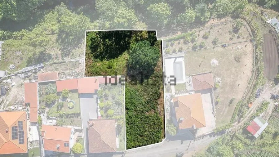 Terreno para Venda em Povoa de Lanhoso (N. Senhora do Amparo)