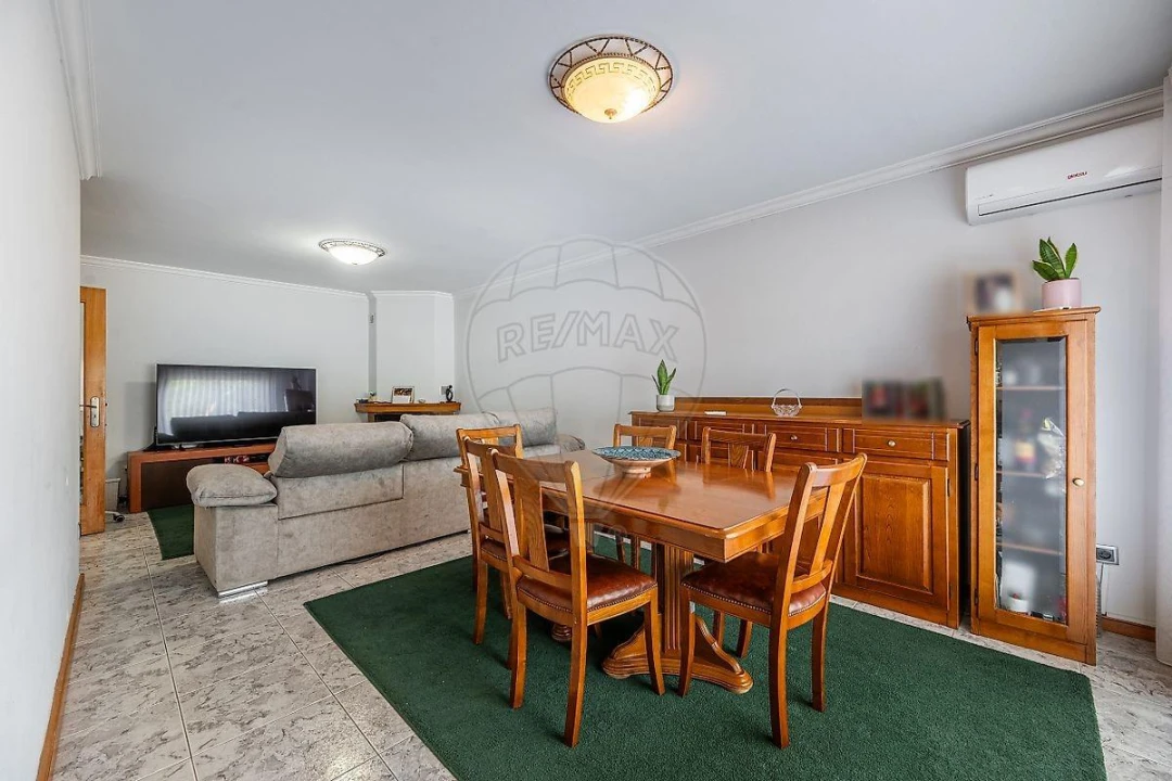 Apartamento T3 para Venda em Castêlo da Maia Foto 22