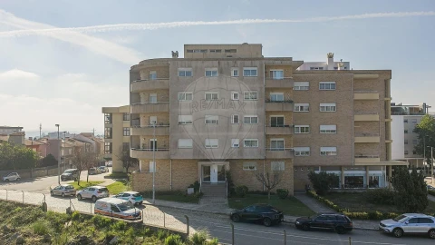 Apartamento T3 para Venda em Castêlo da Maia