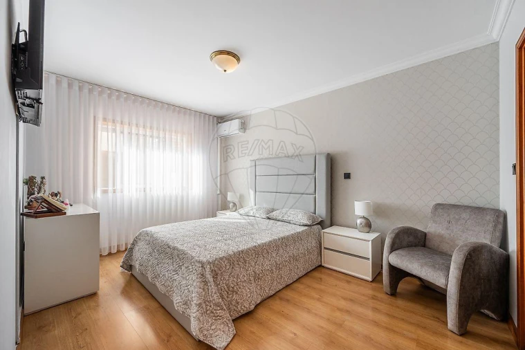 Apartamento T3 para Venda em Castêlo da Maia Foto 14