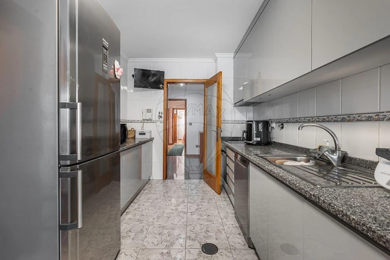 Apartamento T3 para Venda em Castêlo da Maia Foto 25