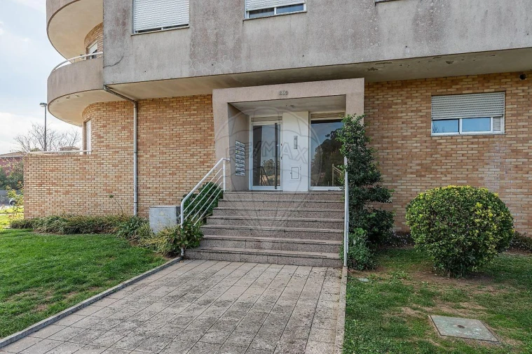 Apartamento T3 para Venda em Castêlo da Maia Foto 8