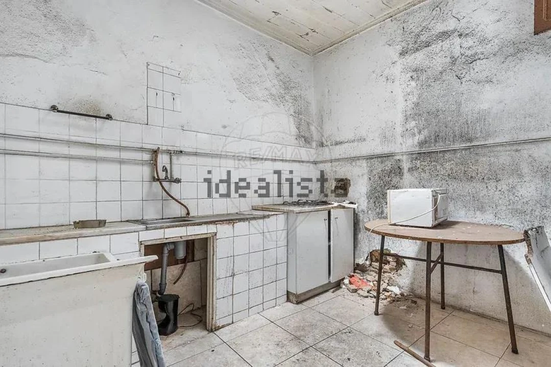 Prédio para Venda em Oliveira, São Paio e São Sebastião Foto 16