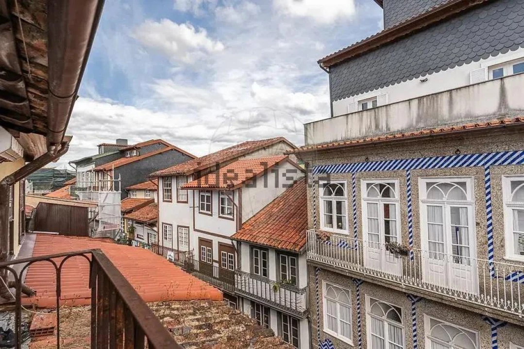 Prédio para Venda em Oliveira, São Paio e São Sebastião Foto 18
