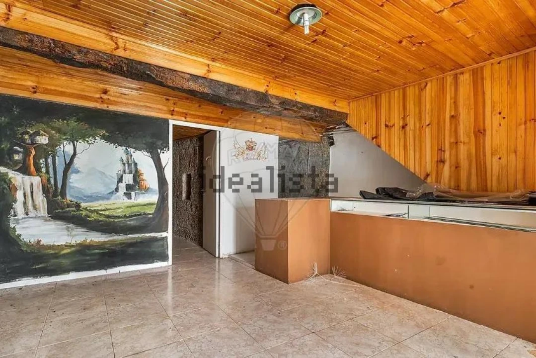Prédio para Venda em Oliveira, São Paio e São Sebastião Foto 2