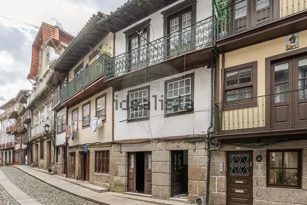 Prédio para Venda em Oliveira, São Paio e São Sebastião Foto 21
