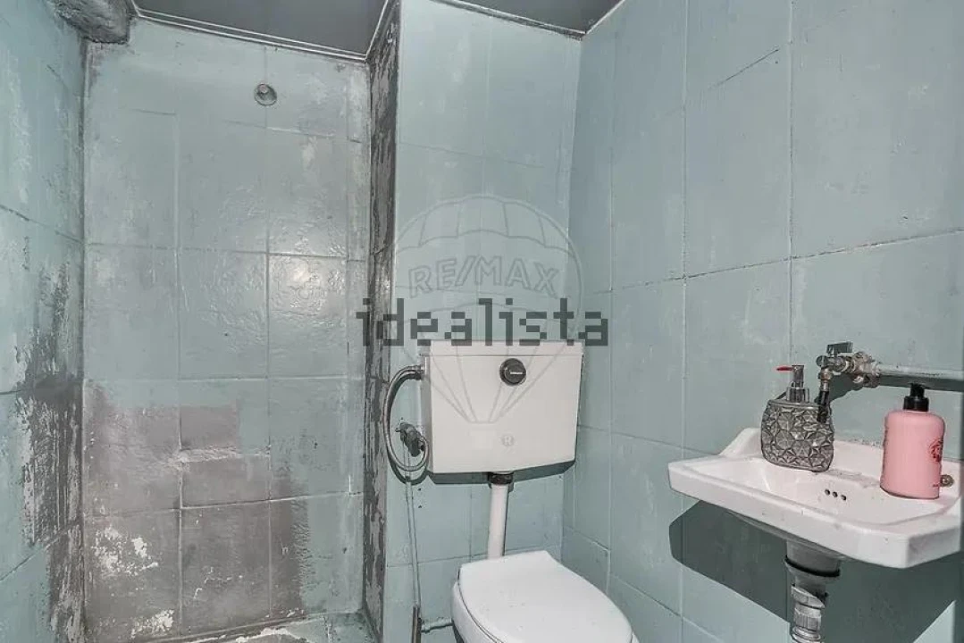 Prédio para Venda em Oliveira, São Paio e São Sebastião Foto 4