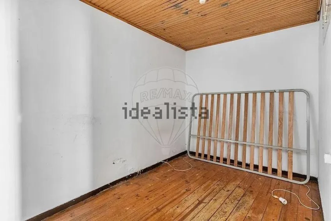 Prédio para Venda em Oliveira, São Paio e São Sebastião Foto 8