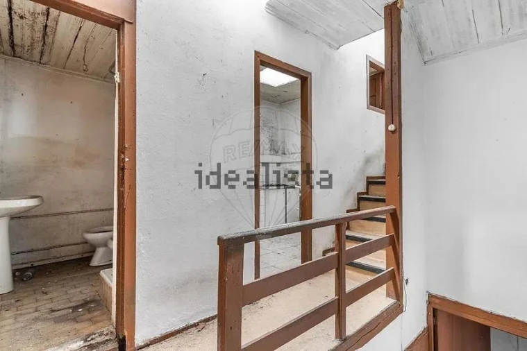 Prédio para Venda em Oliveira, São Paio e São Sebastião Foto 11