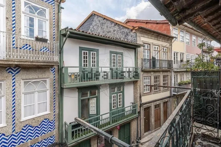 Prédio para Venda em Oliveira, São Paio e São Sebastião Foto 15