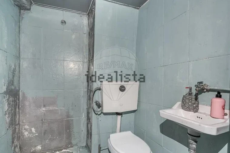 Prédio para Venda em Oliveira, São Paio e São Sebastião Foto 4