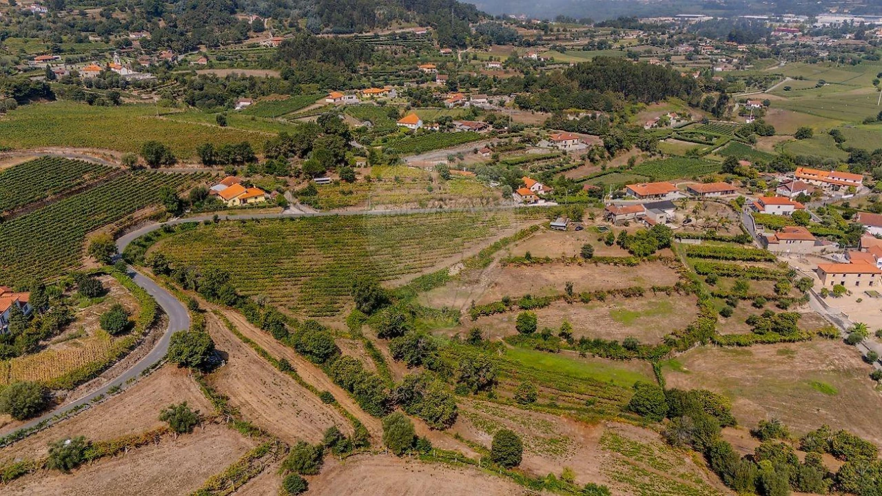 Moradia T4 para Venda em Calheiros Foto 2