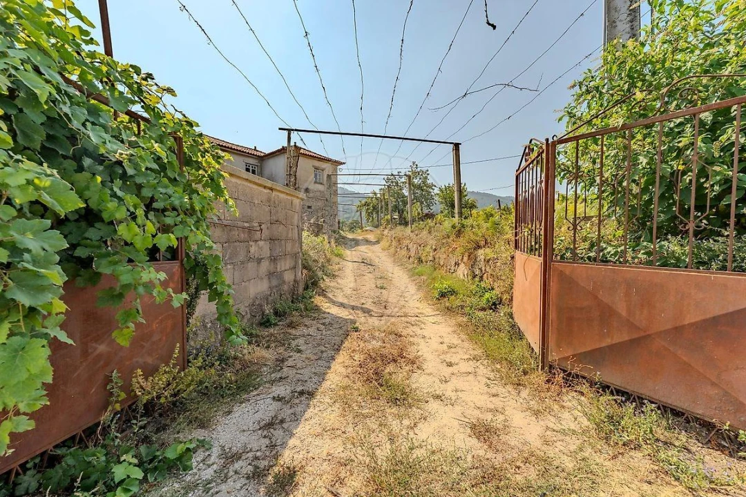 Moradia T4 para Venda em Calheiros Foto 27