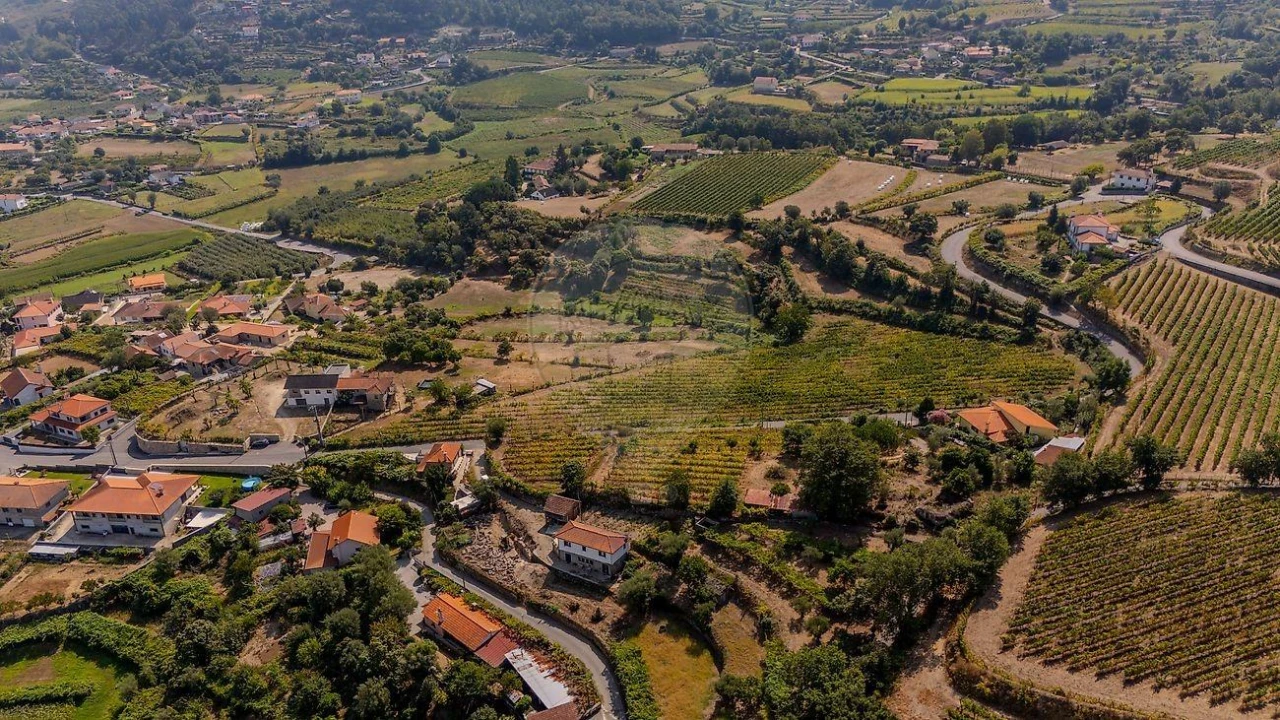 Moradia T4 para Venda em Calheiros Foto 3