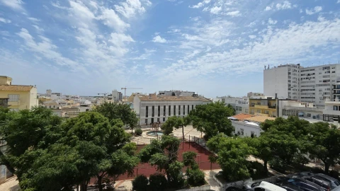Negócio para Venda em Faro (Sé e São Pedro)