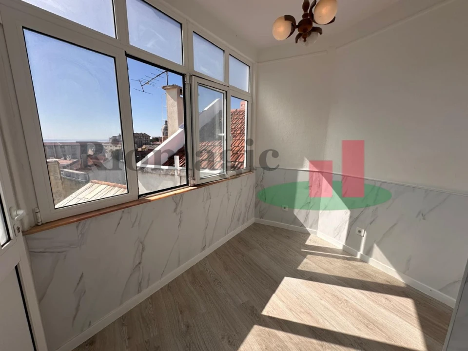 Apartamento T1 para Venda em São Vicente Foto 3