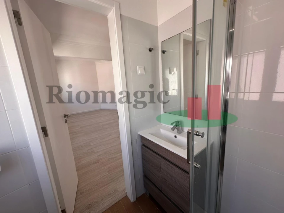 Apartamento T1 para Venda em São Vicente Foto 15