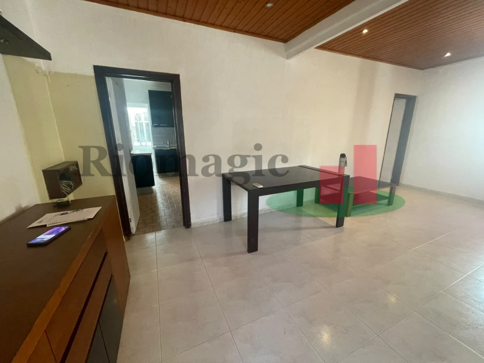 Apartamento T2 para Venda em Algés, Linda-A-Velha e Cruz Quebrada-Dafundo Foto 4
