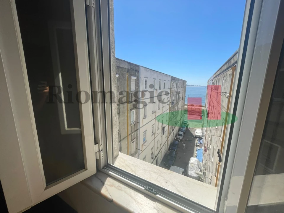 Apartamento T2 para Venda em Algés, Linda-A-Velha e Cruz Quebrada-Dafundo Foto 1