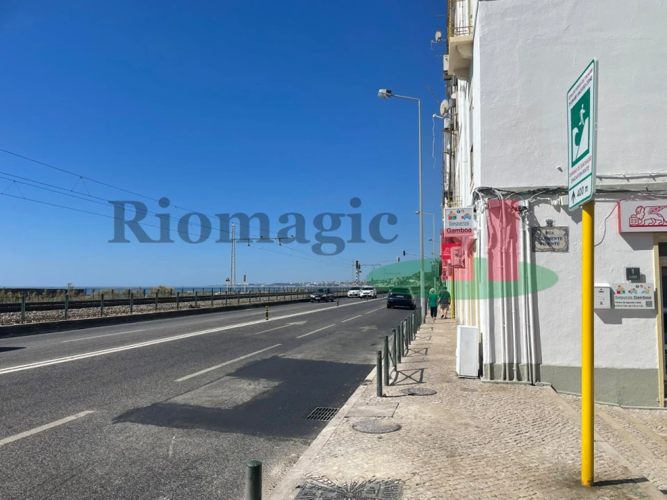 Apartamento T2 para Venda em Algés, Linda-A-Velha e Cruz Quebrada-Dafundo Foto 22