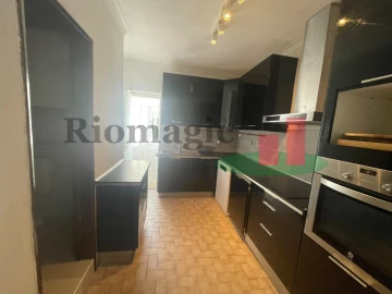 Apartamento T2 para Venda em Algés, Linda-A-Velha e Cruz Quebrada-Dafundo
