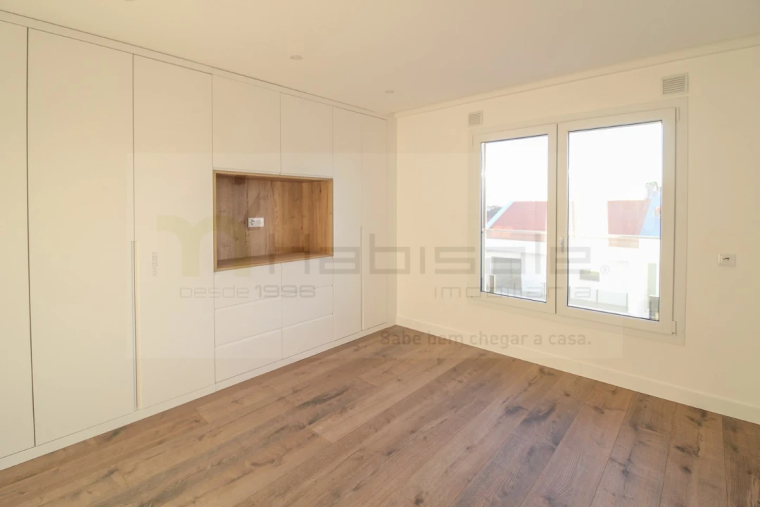 Moradia T4 para Venda em Laranjeiro e Feijó Foto 12