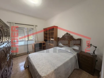 Quarto para Arrendamento em Mirandela