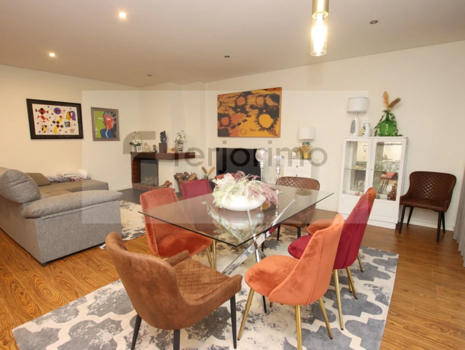Apartamento T3 para Venda em Urgezes Foto 2