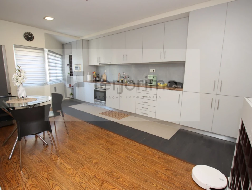 Apartamento T3 para Venda em Urgezes Foto 7