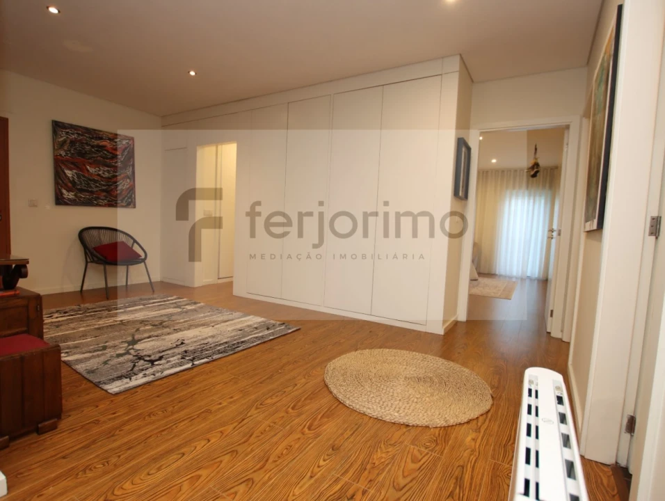 Apartamento T3 para Venda em Urgezes Foto 11