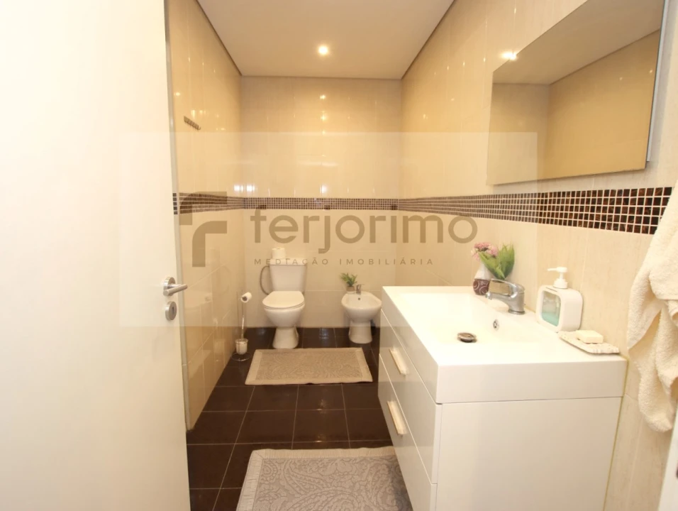 Apartamento T3 para Venda em Urgezes Foto 13