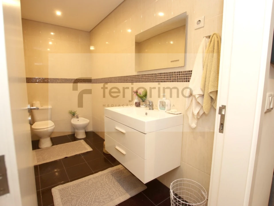 Apartamento T3 para Venda em Urgezes Foto 14