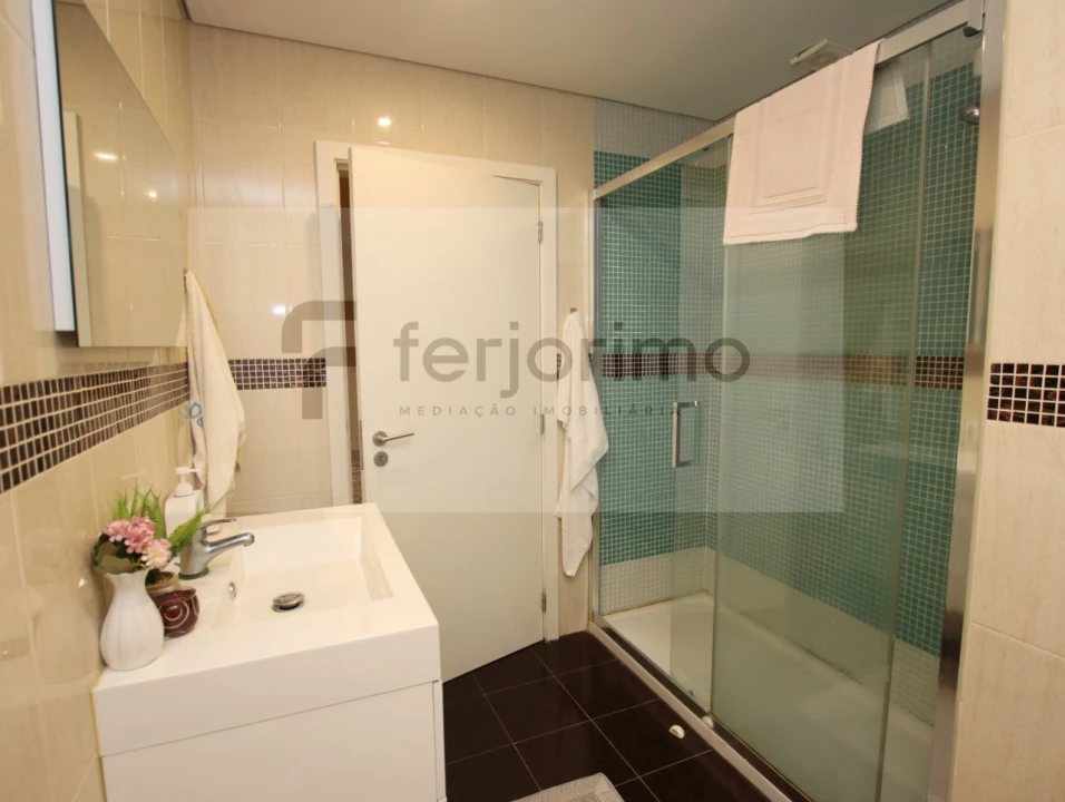 Apartamento T3 para Venda em Urgezes Foto 15