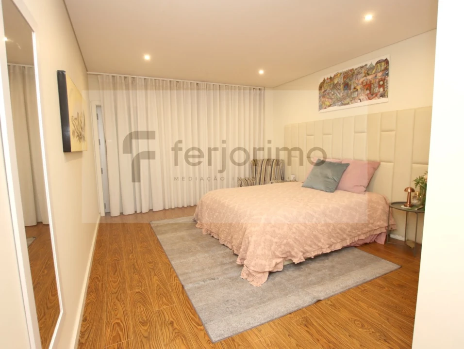 Apartamento T3 para Venda em Urgezes Foto 19