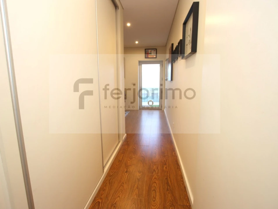 Apartamento T3 para Venda em Urgezes Foto 24