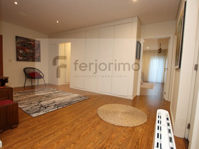 Apartamento T3 para Venda em Urgezes Foto 11