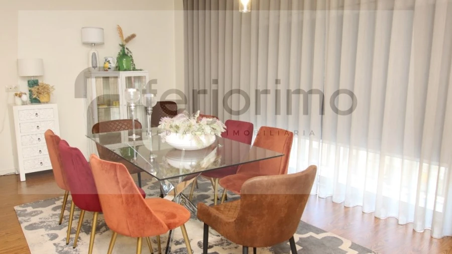 Apartamento T3 para Venda em Urgezes