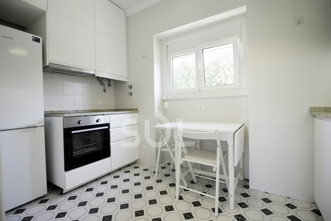 Apartamento T2 para Venda em Alvalade Foto 3