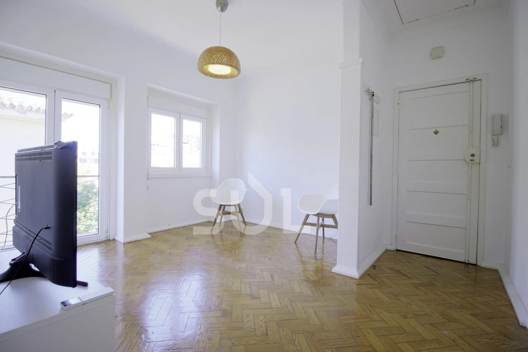 Apartamento T2 para Venda em Alvalade Foto 6
