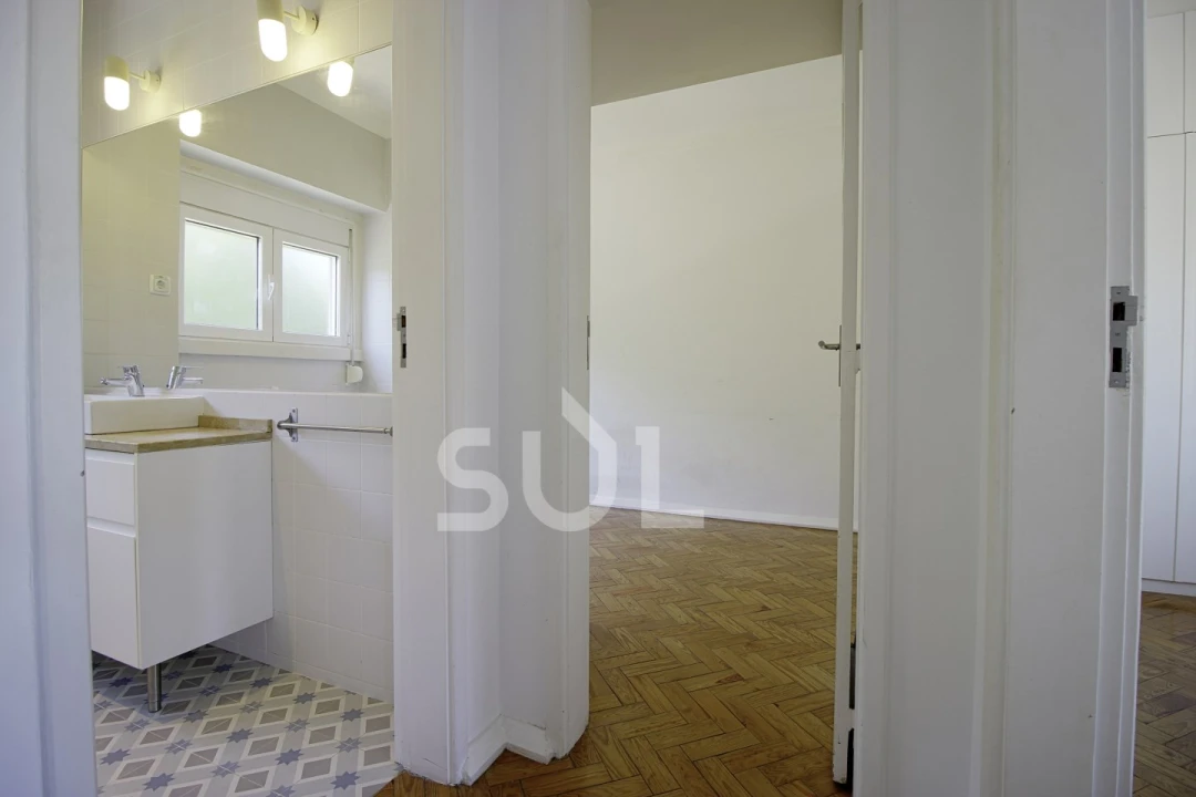 Apartamento T2 para Venda em Alvalade Foto 8