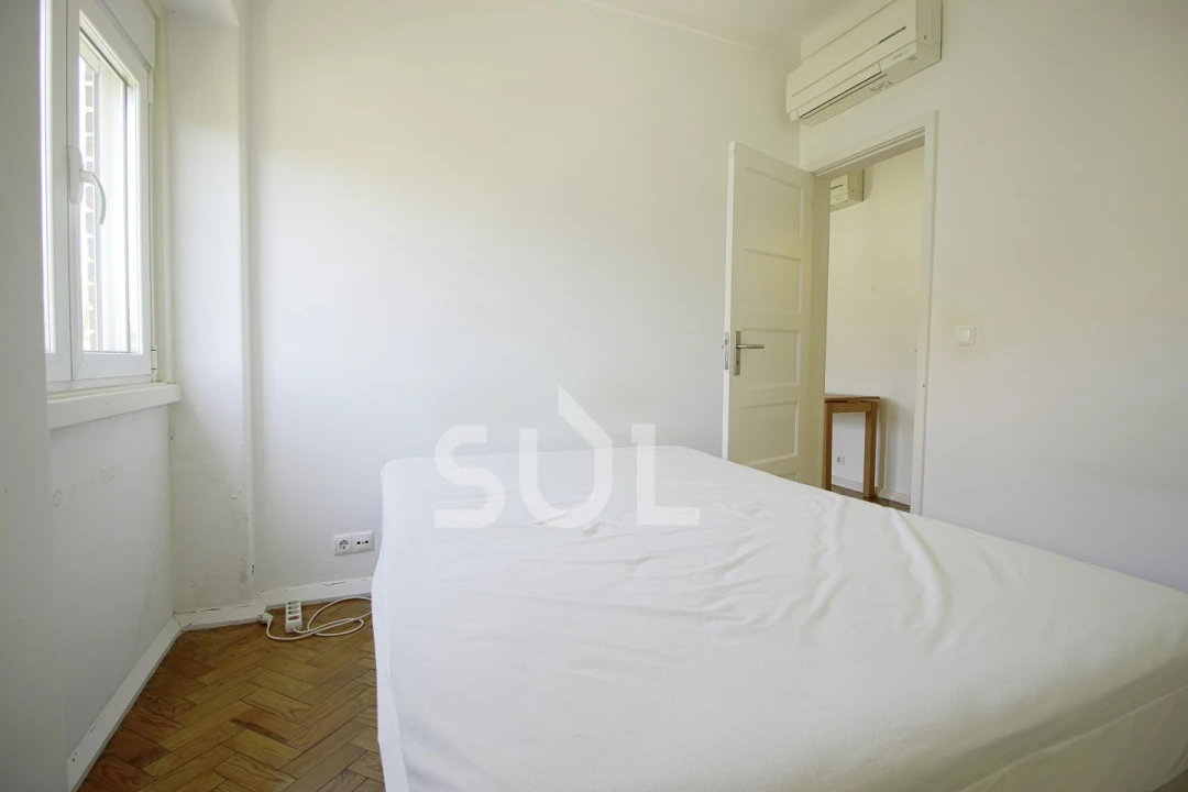 Apartamento T2 para Venda em Alvalade Foto 13