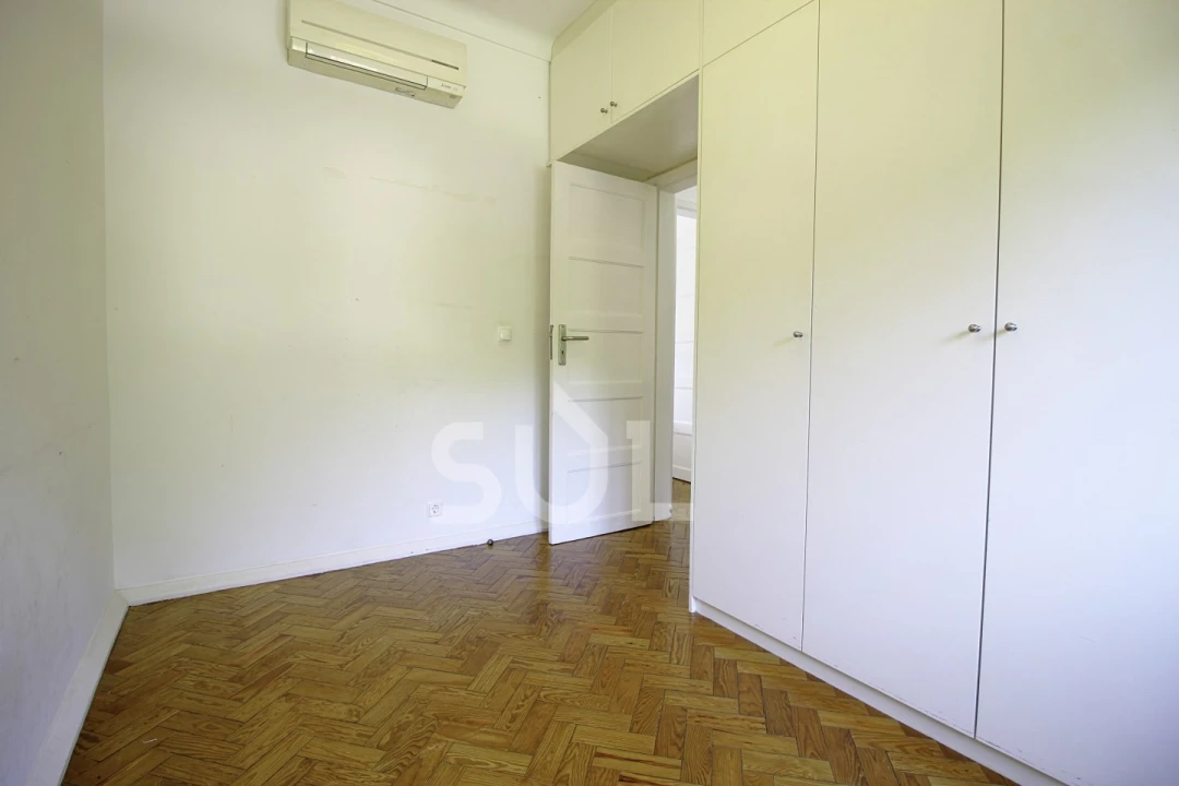Apartamento T2 para Venda em Alvalade Foto 15