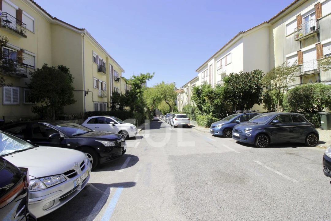 Apartamento T2 para Venda em Alvalade Foto 19