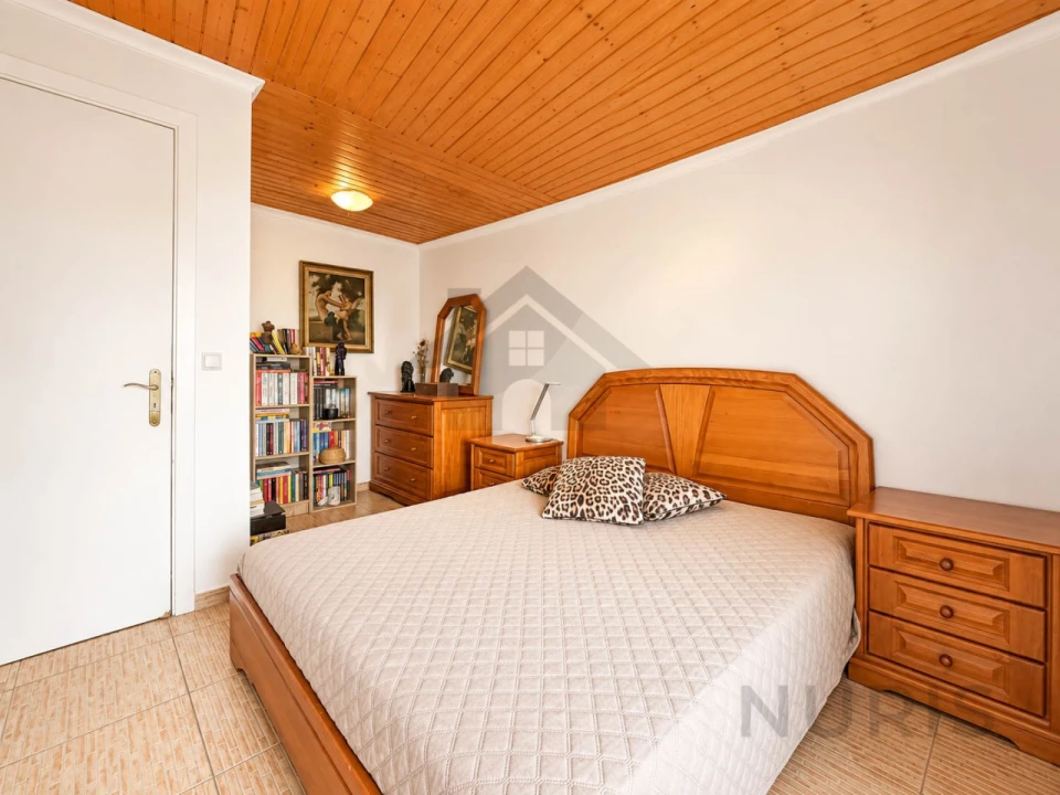 Apartamento T2 para Venda em Portimão Foto 13