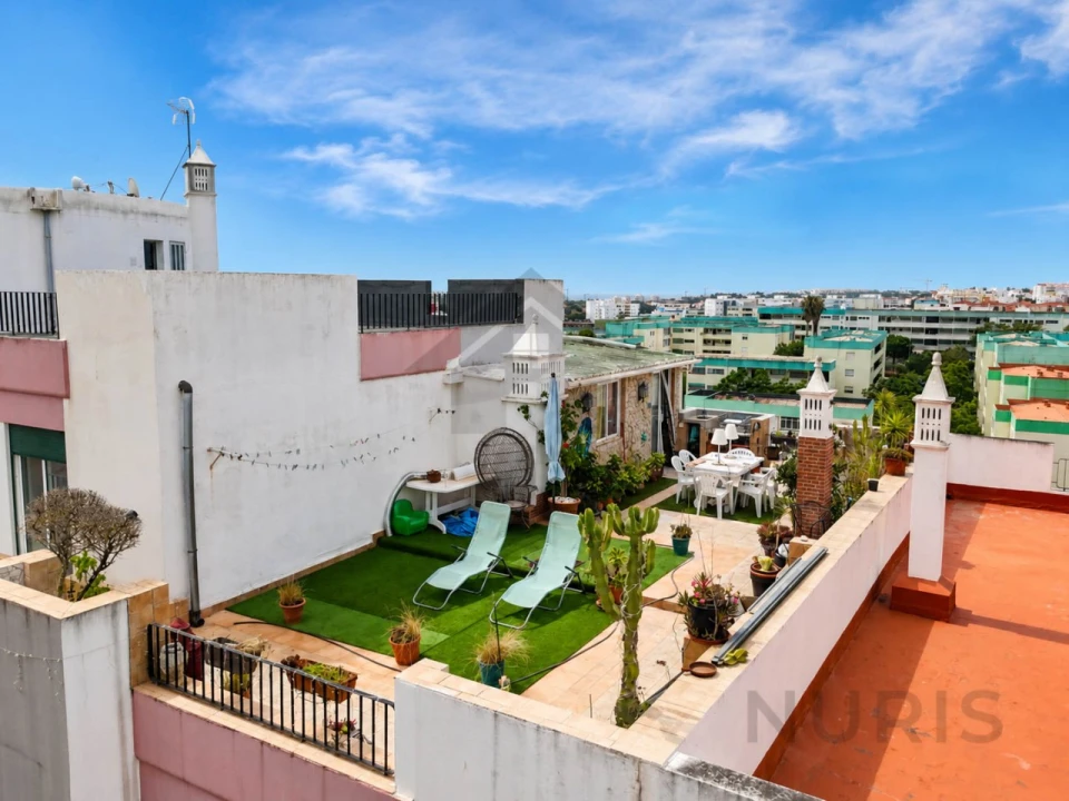 Apartamento T2 para Venda em Portimão Foto 24