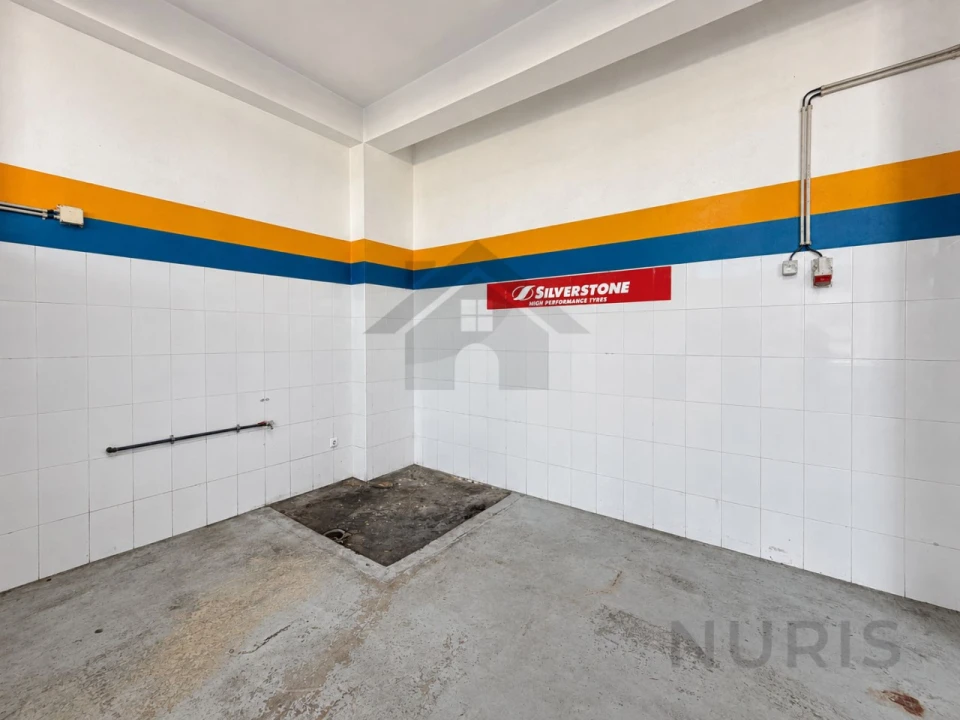 Armazém para Venda em Estômbar e Parchal Foto 14
